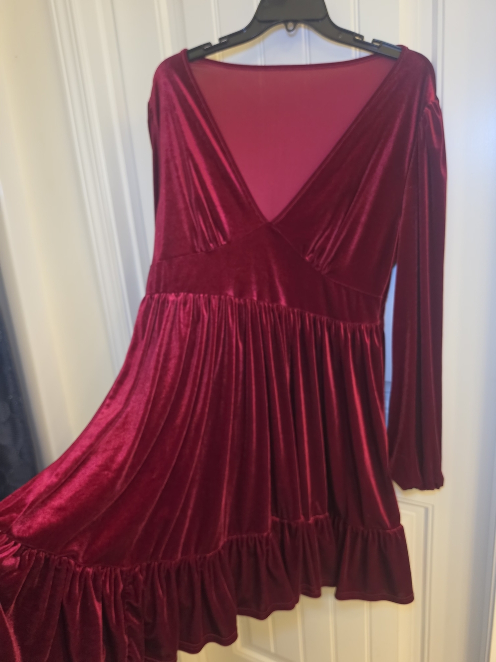 Women’s Velvet V-Neck Long Sleeve Dress in Deep Wine